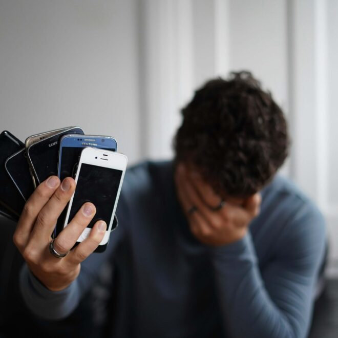 7 Powerful Ways to Finally Get Rid from Mobile Engagement
