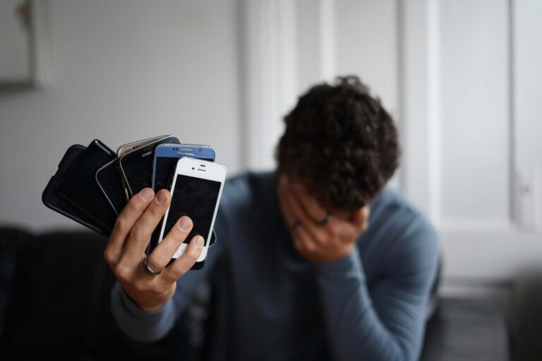 7 Powerful Ways to Finally Get Rid from Mobile Engagement